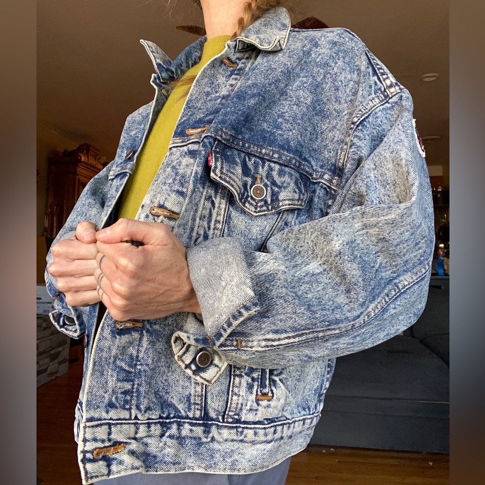Vintage acid wash levi’s denim jean jacket medium EUC embellished retro 80s - Picture 6 of 6